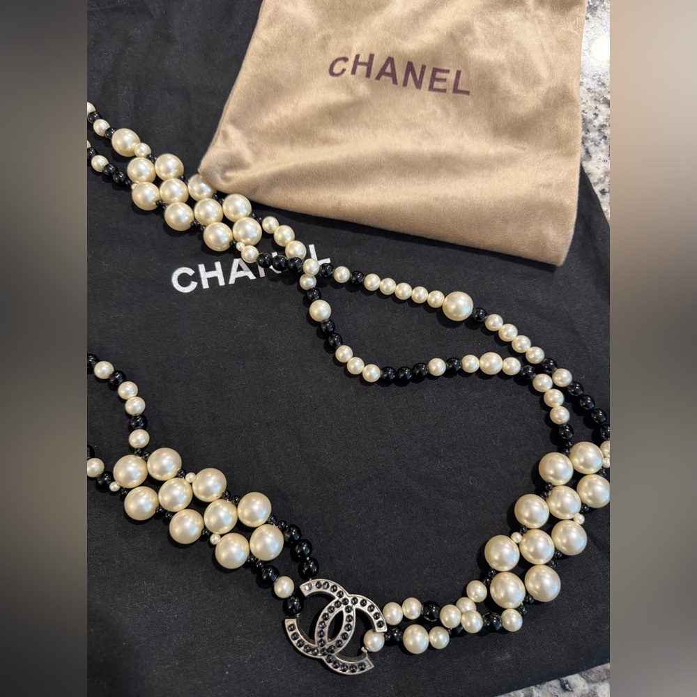 Chanel Vintage Pearl Necklace/Belt